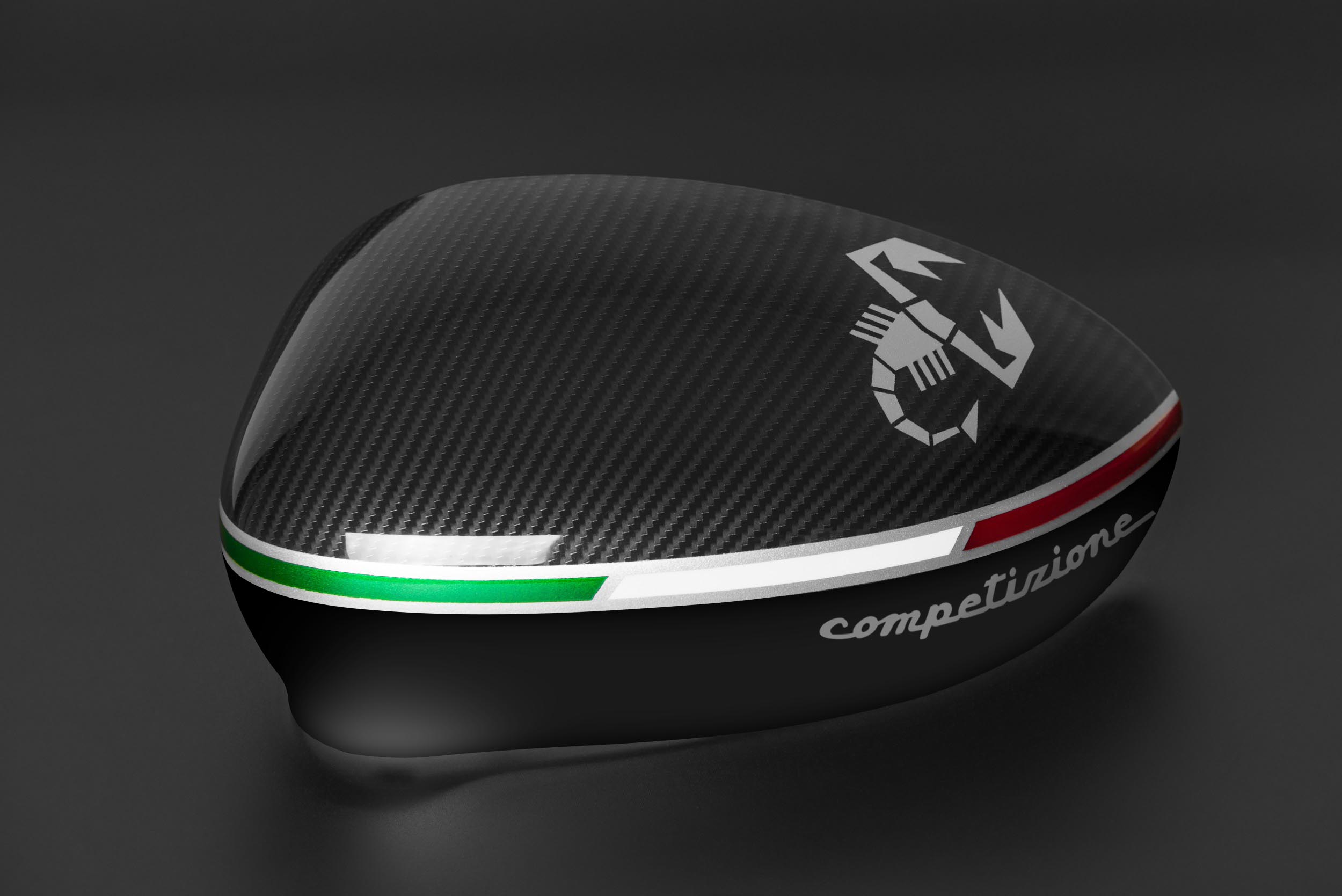 Abarth mirror caps carbon look scorpio flag competizione inscription (3) Italian tricolore detail on Abarth carbon-look mirror cover