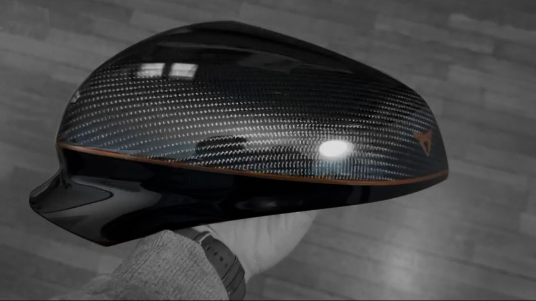 cupra formentor real carbon mirror caps with copper logo 2 cupra formentor real carbon mirror caps with copper logo 2