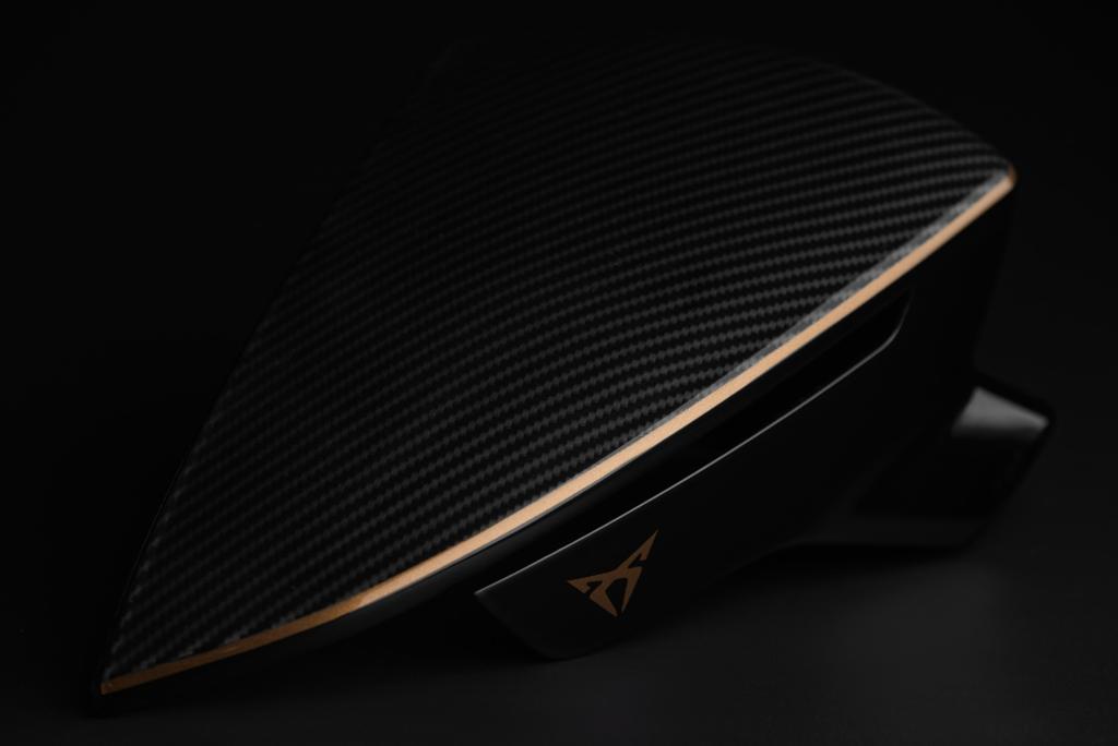 cupra leon carbon look mirror caps with logo 2
