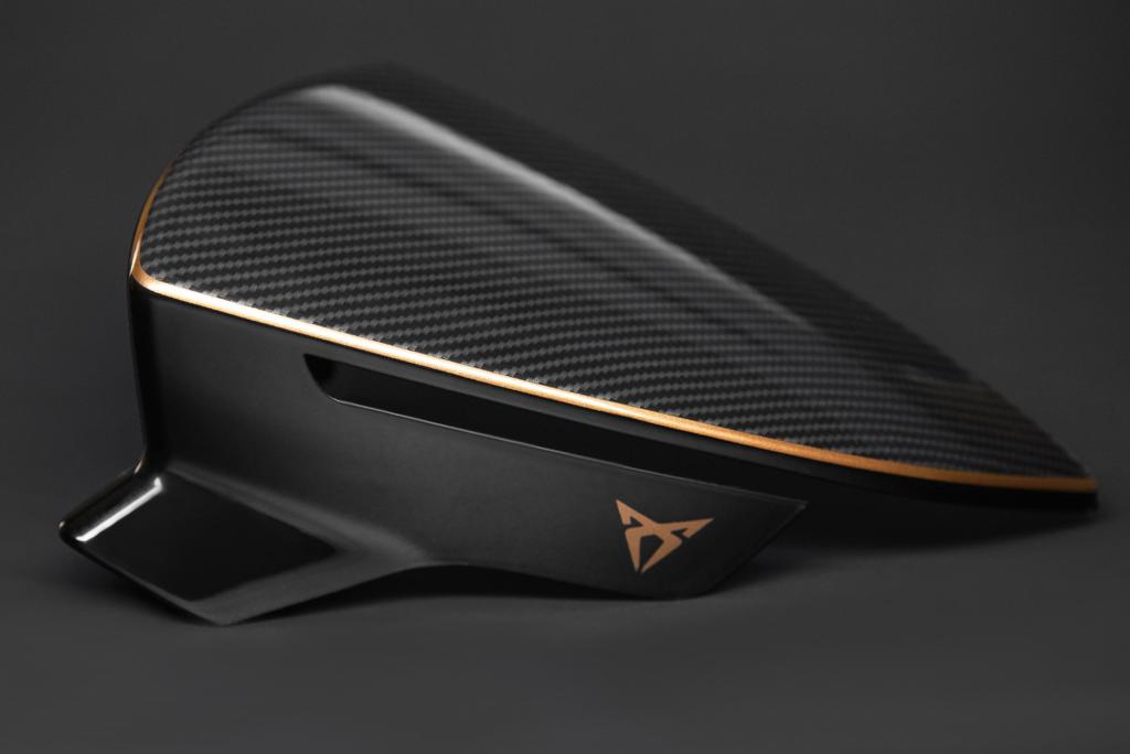 cupra leon carbon look mirror caps with logo 4