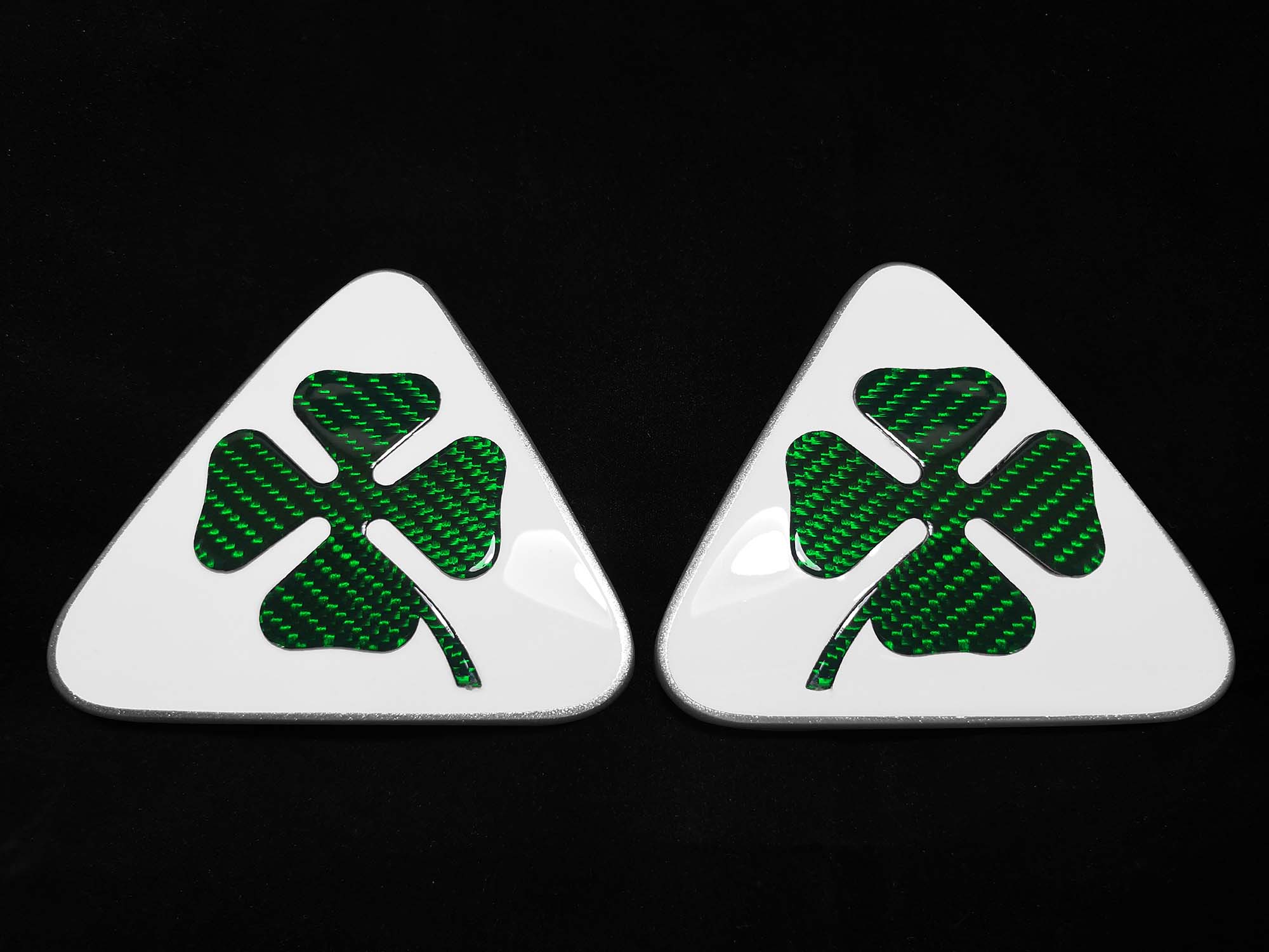 alfa romeo wings triangles